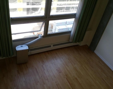 311 Oak St - Photo Thumbnail 6