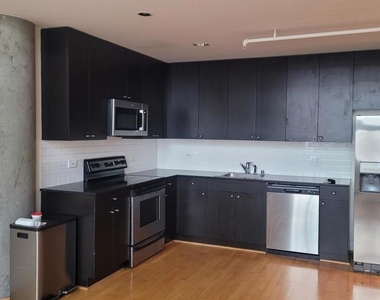 311 Oak St - Photo Thumbnail 4