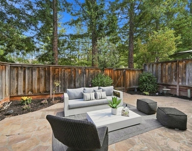 210 Wood Valley Pl - Photo Thumbnail 15