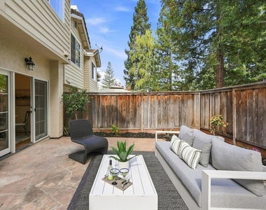 210 Wood Valley Pl - Photo Thumbnail 16
