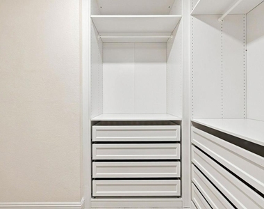 210 Wood Valley Pl - Photo Thumbnail 29