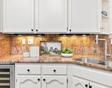 210 Wood Valley Pl - Photo Thumbnail 6