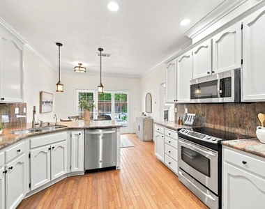 210 Wood Valley Pl - Photo Thumbnail 12