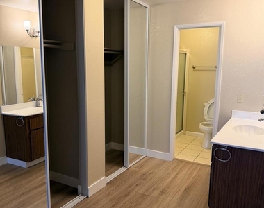 5015 Valley Crest Dr - Photo Thumbnail 12