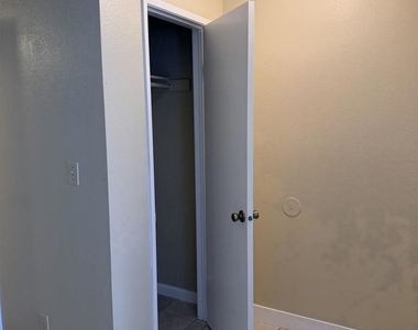 5015 Valley Crest Dr - Photo Thumbnail 6