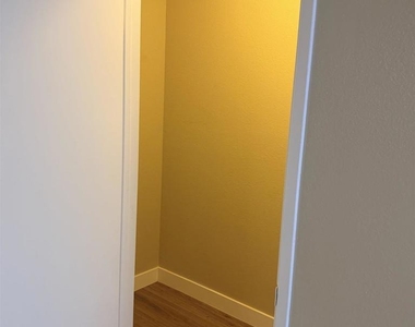 5015 Valley Crest Dr - Photo Thumbnail 5