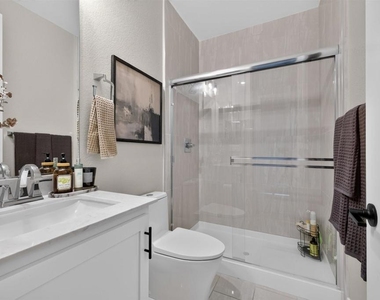 2400 Azure Pl - Photo Thumbnail 3