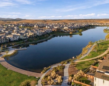 2400 Azure Pl - Photo Thumbnail 33