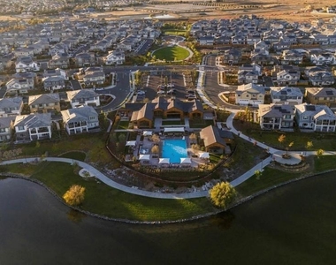 2400 Azure Pl - Photo Thumbnail 35