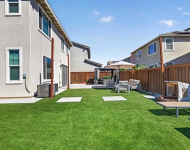 2400 Azure Pl - Photo Thumbnail 15
