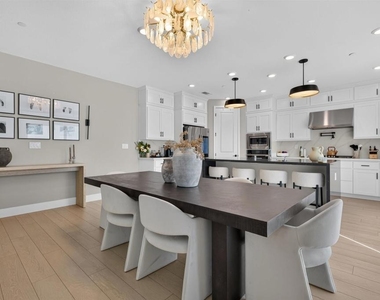 2400 Azure Pl - Photo Thumbnail 8