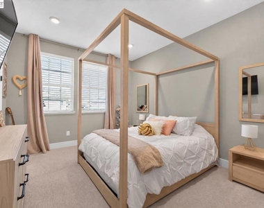 2400 Azure Pl - Photo Thumbnail 18