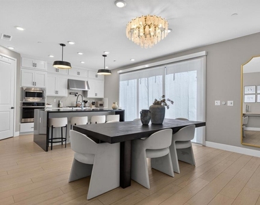 2400 Azure Pl - Photo Thumbnail 7