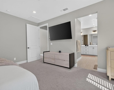 2400 Azure Pl - Photo Thumbnail 23