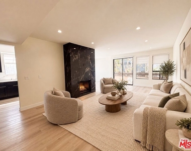 1833 Fairburn Avenue - Photo Thumbnail 2