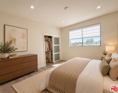 1833 Fairburn Avenue - Photo Thumbnail 13