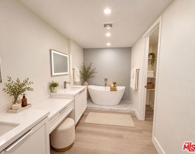 1833 Fairburn Avenue - Photo Thumbnail 24
