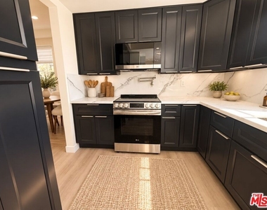 1833 Fairburn Avenue - Photo Thumbnail 7