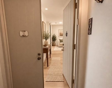 1833 Fairburn Avenue - Photo Thumbnail 26