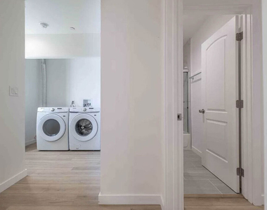2101 S Burnside Avenue - Photo Thumbnail 10