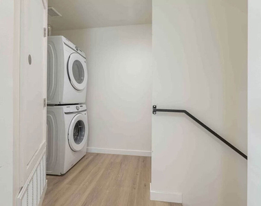 2101 S Burnside Avenue - Photo Thumbnail 17