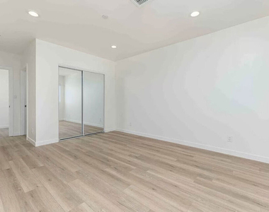 2101 S Burnside Avenue - Photo Thumbnail 7