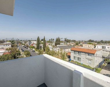 2101 S Burnside Avenue - Photo Thumbnail 12
