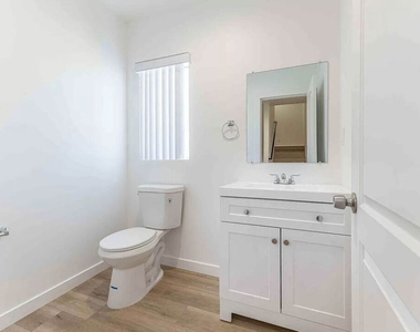 2101 S Burnside Avenue - Photo Thumbnail 19