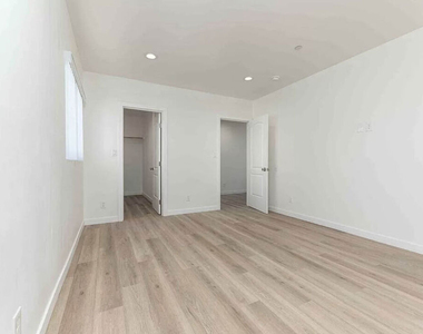 2101 S Burnside Avenue - Photo Thumbnail 9