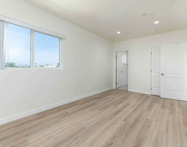 2101 S Burnside Avenue - Photo Thumbnail 16