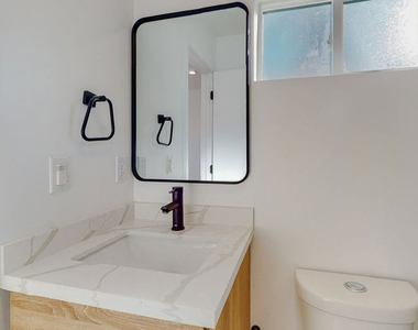 14423 Califa Street - Photo Thumbnail 15