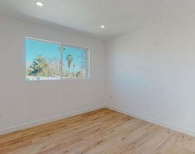 14423 Califa Street - Photo Thumbnail 11