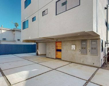 14423 Califa Street - Photo Thumbnail 34