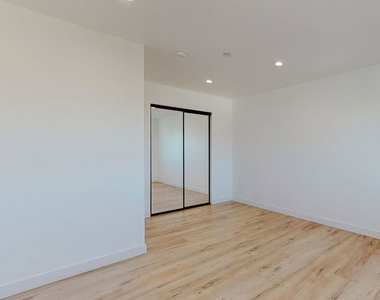 14423 Califa Street - Photo Thumbnail 23