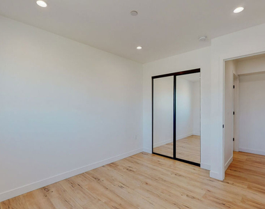 14423 Califa Street - Photo Thumbnail 16