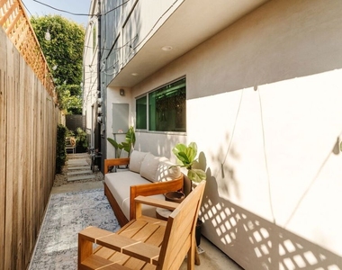 40 18th Avenue - Photo Thumbnail 21