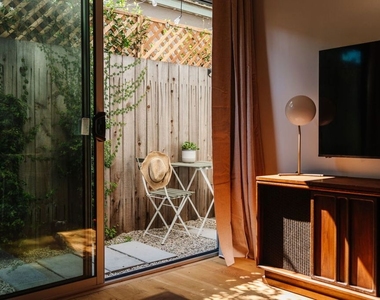 40 18th Avenue - Photo Thumbnail 15