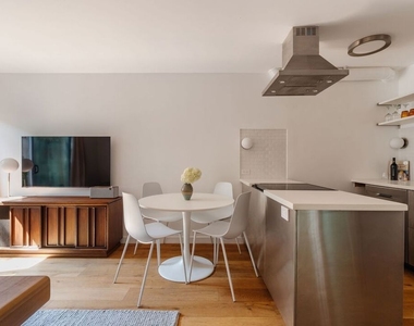 40 18th Avenue - Photo Thumbnail 8