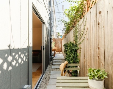 40 18th Avenue - Photo Thumbnail 16