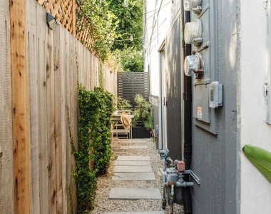 40 18th Avenue - Photo Thumbnail 17