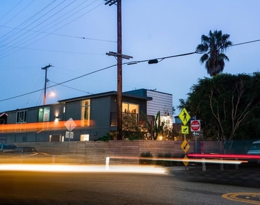 40 18th Avenue - Photo Thumbnail 36