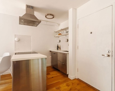 40 18th Avenue - Photo Thumbnail 10