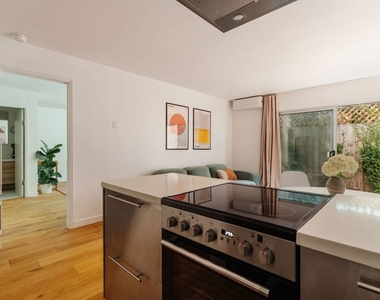 40 18th Avenue - Photo Thumbnail 14
