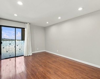 746 Portola Terrace - Photo Thumbnail 7