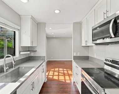 746 Portola Terrace - Photo Thumbnail 14