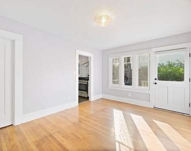 2609 1/4 3rd Street - Photo Thumbnail 3