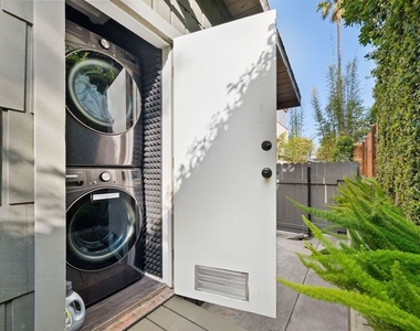 2609 1/4 3rd Street - Photo Thumbnail 8