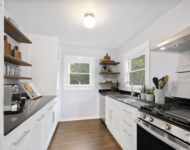 2609 1/4 3rd Street - Photo Thumbnail 5