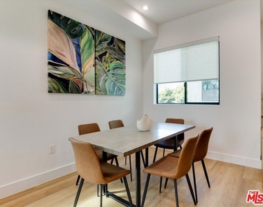 2815 1/2 S Redondo Boulevard - Photo Thumbnail 9