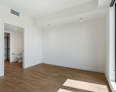 10700 Tabor Street - Photo Thumbnail 6